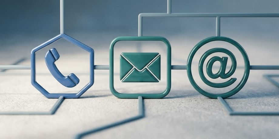  صورة تحتوي على وسائل للتواصل